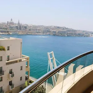 אכסניה The Seafront Tower, סליאמה