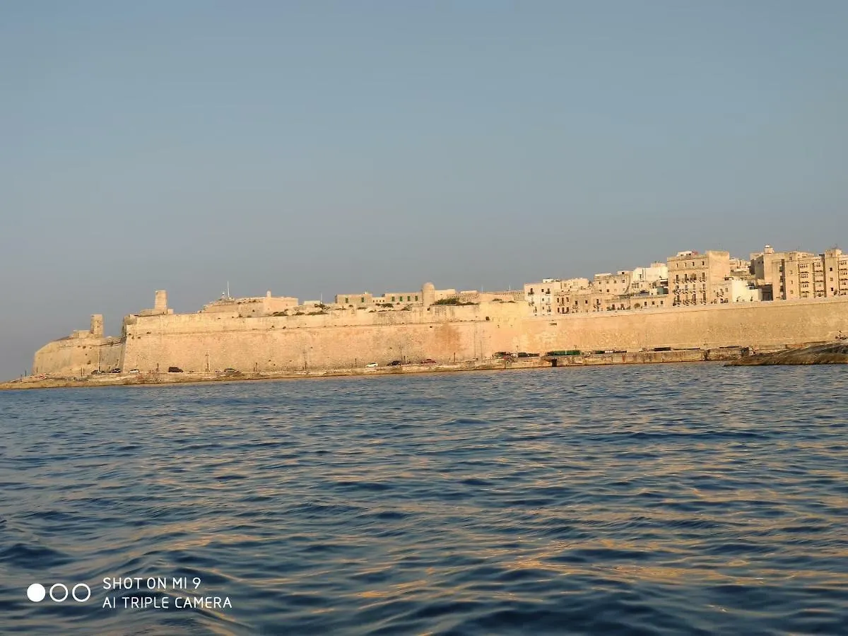 Slimiza Suites Sliema 2*,  Malta